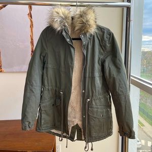 H&M military jacket. Very good condition. Size 4.